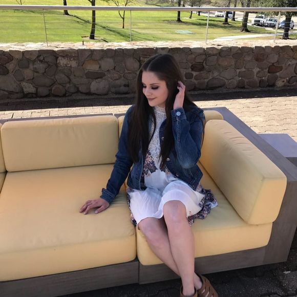 Meet your Posher, Shelby - Picture 1 of 1